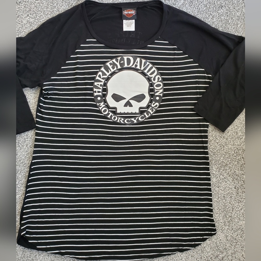 TRIPP'S Harley-Davidson Amarillo, TX Black/White Skull Raglan Shirt